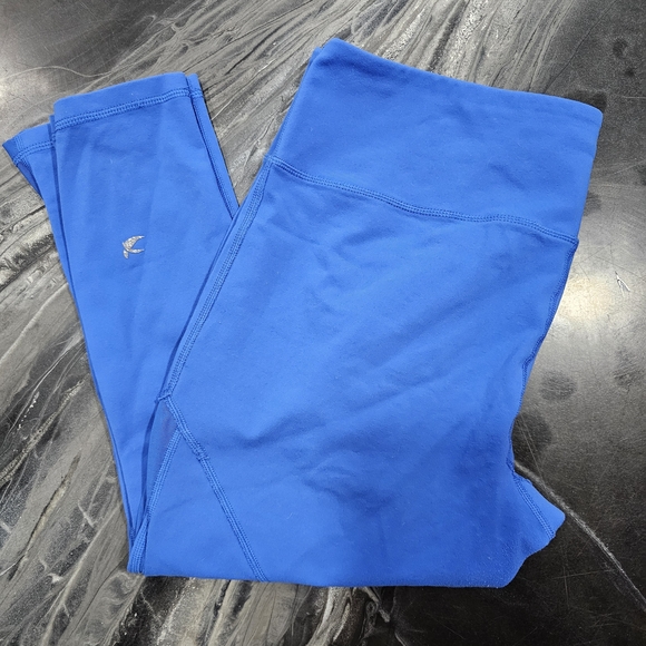 BUNDLE OF 5 PAIRS OF CAPRI LENGTH LEGGINGS - Picture 2 of 6